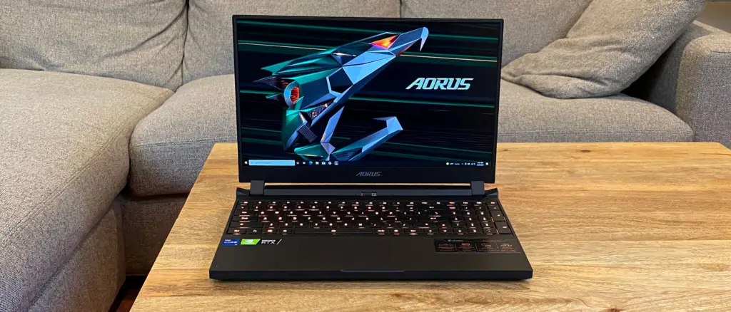  Gigabyte AORUS 15P XD-73US224SO 240Hz Gaming Laptop