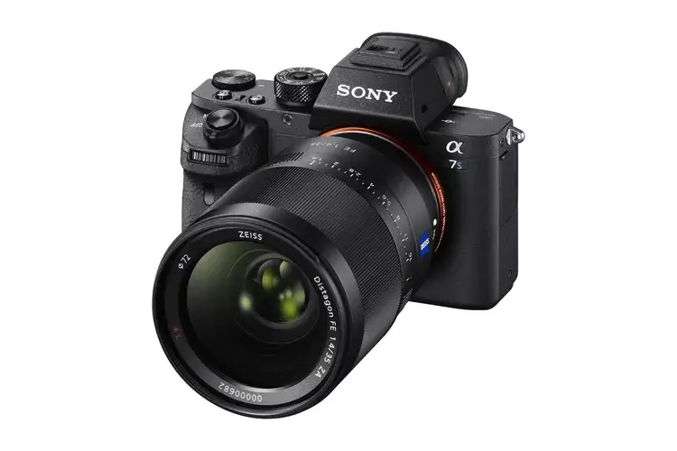Sony α7S II Best DSLR Cameras for Streaming